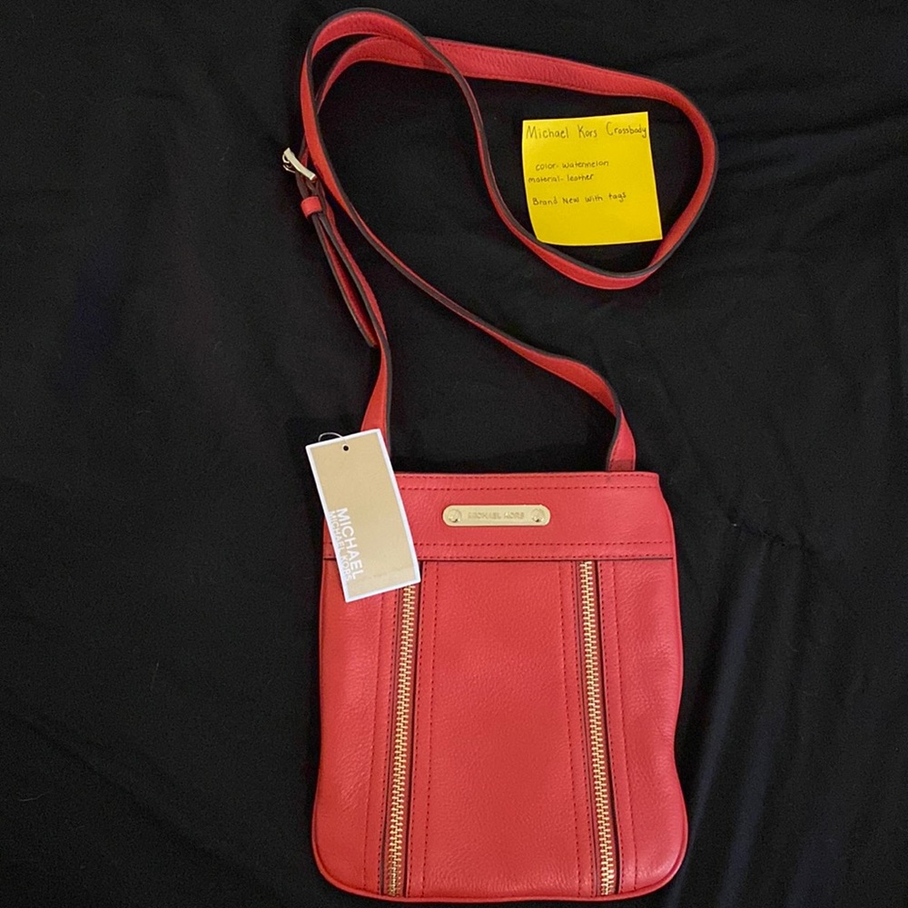 Micheal Kors Crossbody BRAND NEW with tags!!